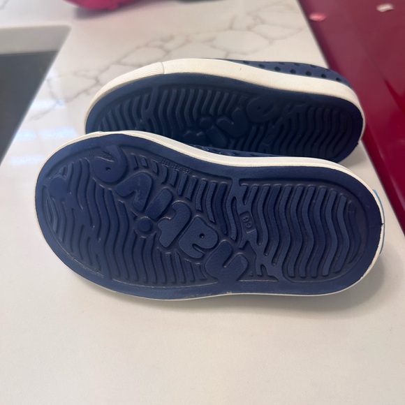 Native shoes size c6 - Picture 3 of 3